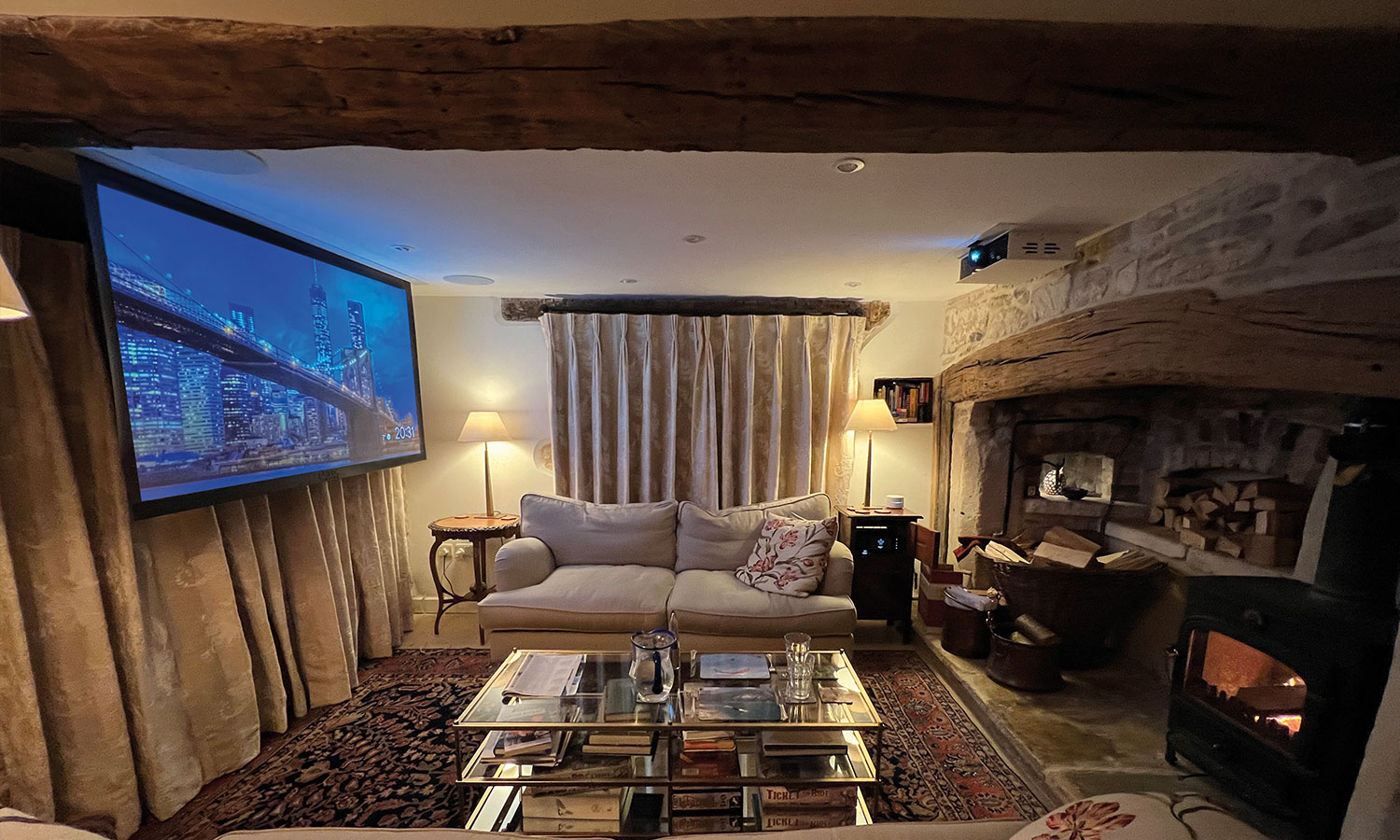Period property with projector screen and projector lift
