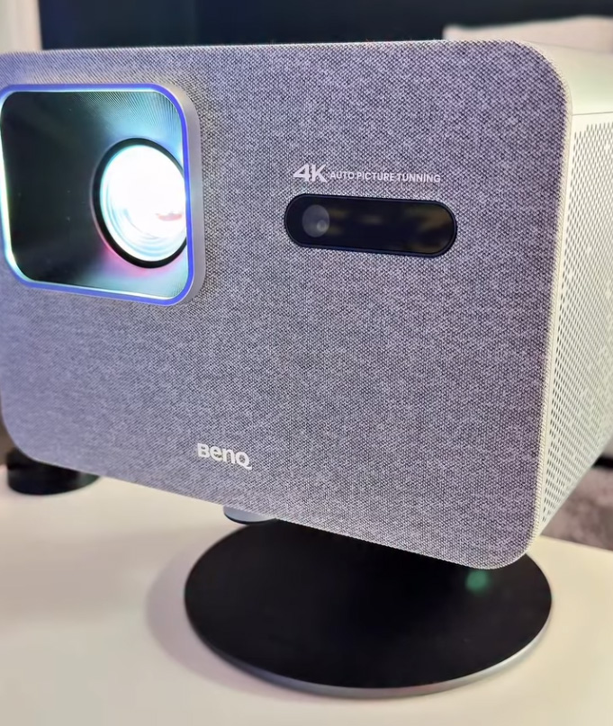 BenQ TK705sti projector